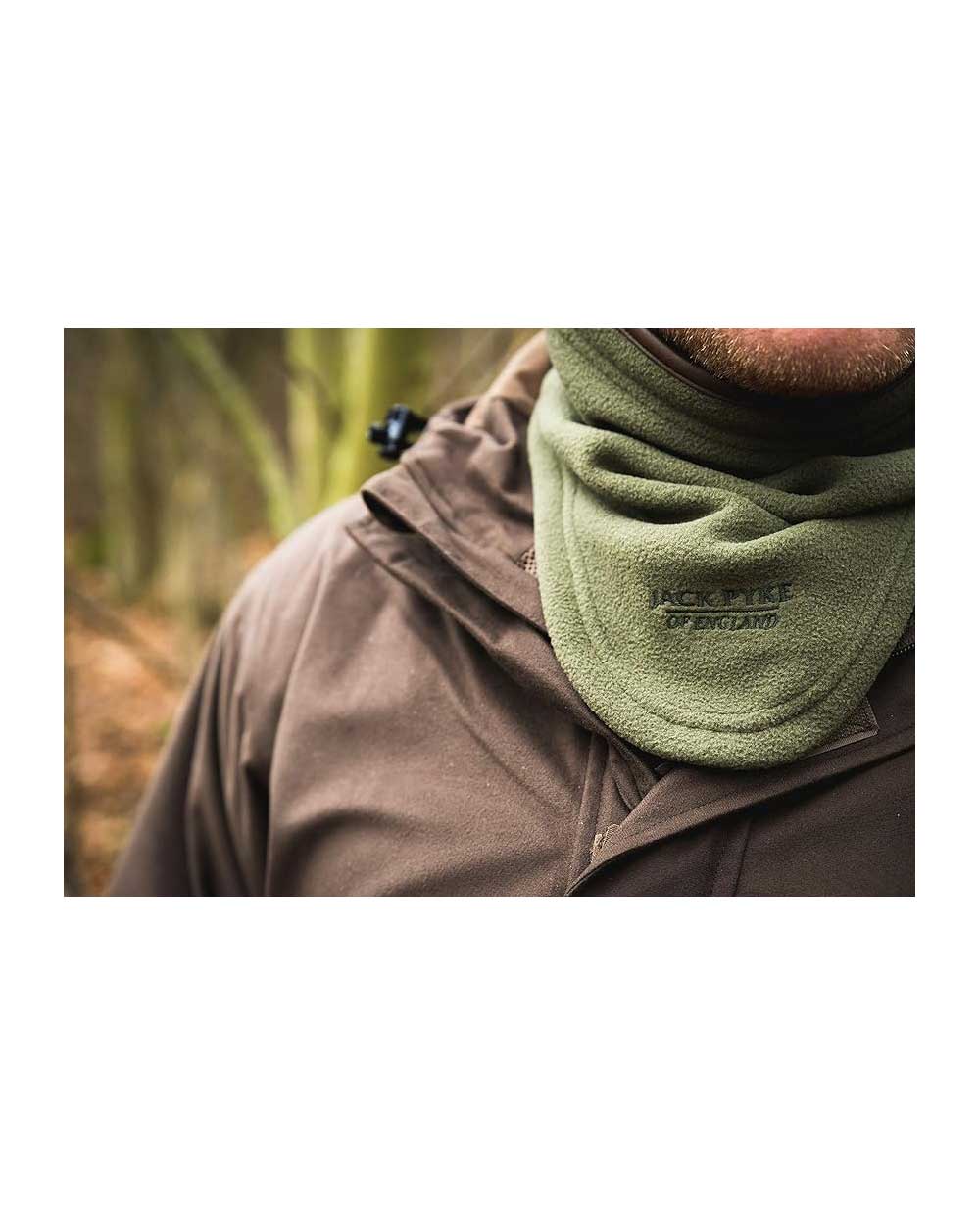 Jack Pyke Countryman Fleece Neck Gaiter in Light Olive 