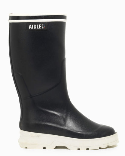 Nuit coloured Aigle Mens Navira Wellingtons on white background 