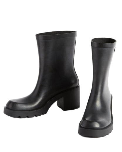 Noir coloured Aigle Womens Monceau Heeled Ankle Boots on white background 