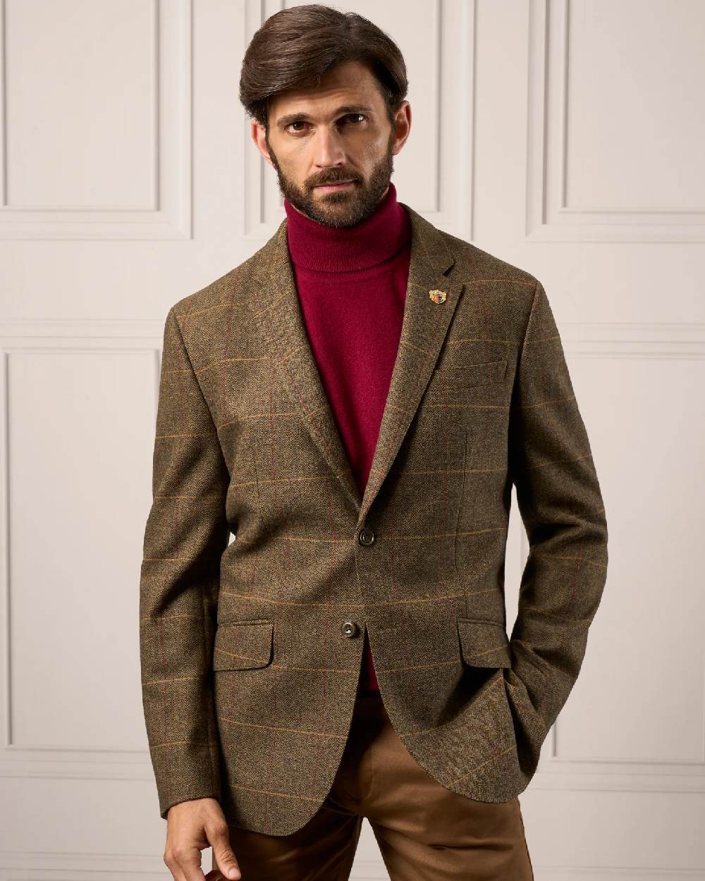 Teak coloured Alan Paine Combrook Mens Tweed Sports Blazer on indoor background 