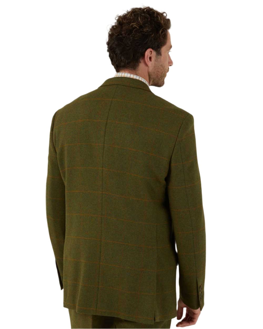 Maple coloured Alan Paine Combrook Mens Tweed Sports Blazer on blurry background 