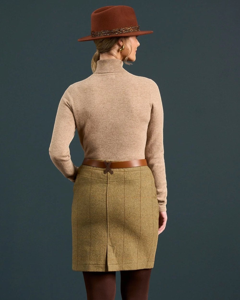 Grove Coloured Alan Paine Combrook Tweed Skirt on indoor background 