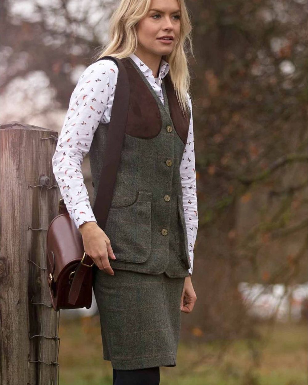 Spruce coloured Alan Paine Combrook Tweed Skirt on white background 