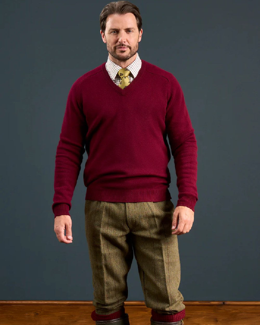 Oak coloured Alan Paine Rutland Tweed Breeks on indoor background 