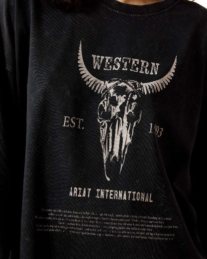 Black Acid Wash coloured Ariat Womens Canvas Oversized Long Sleeve T-Shirt on white background 