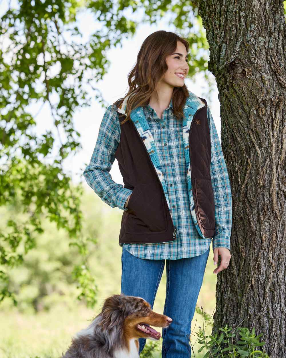 Mole Coloured Ariat Womens Dilon 2.0 Reversible Insulated Vest outdoor background 