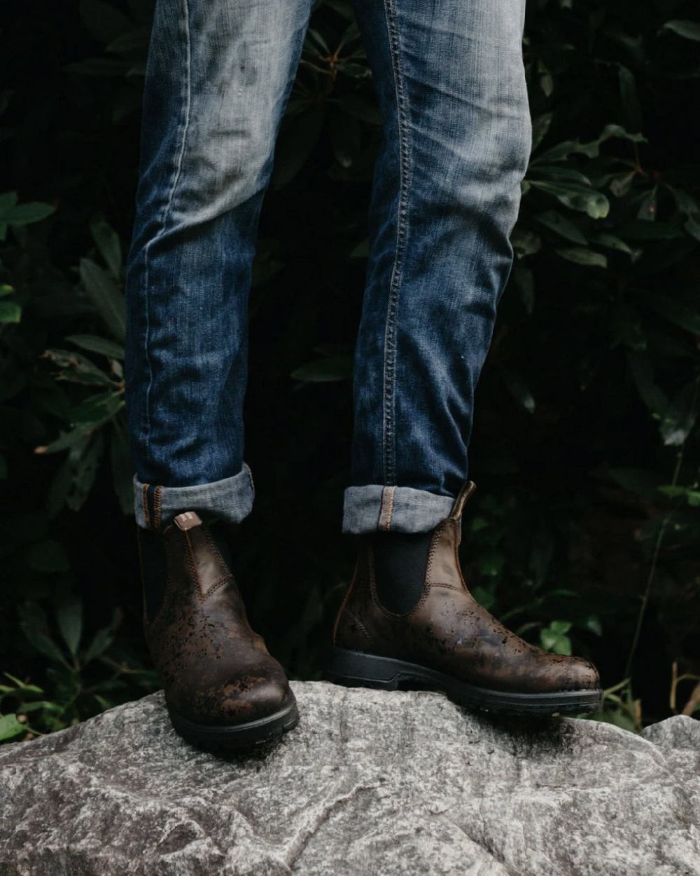 Antique brown coloured Blundstone 1609 Antique Brown Boots on blurry background 