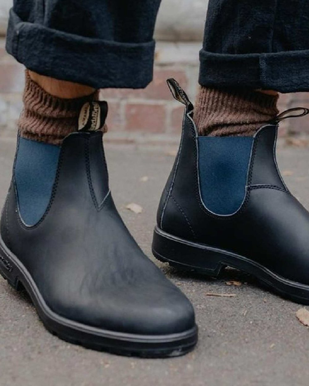 Black Navy coloured Blundstone 1917 Boots Black with Navy Elastic on street background 