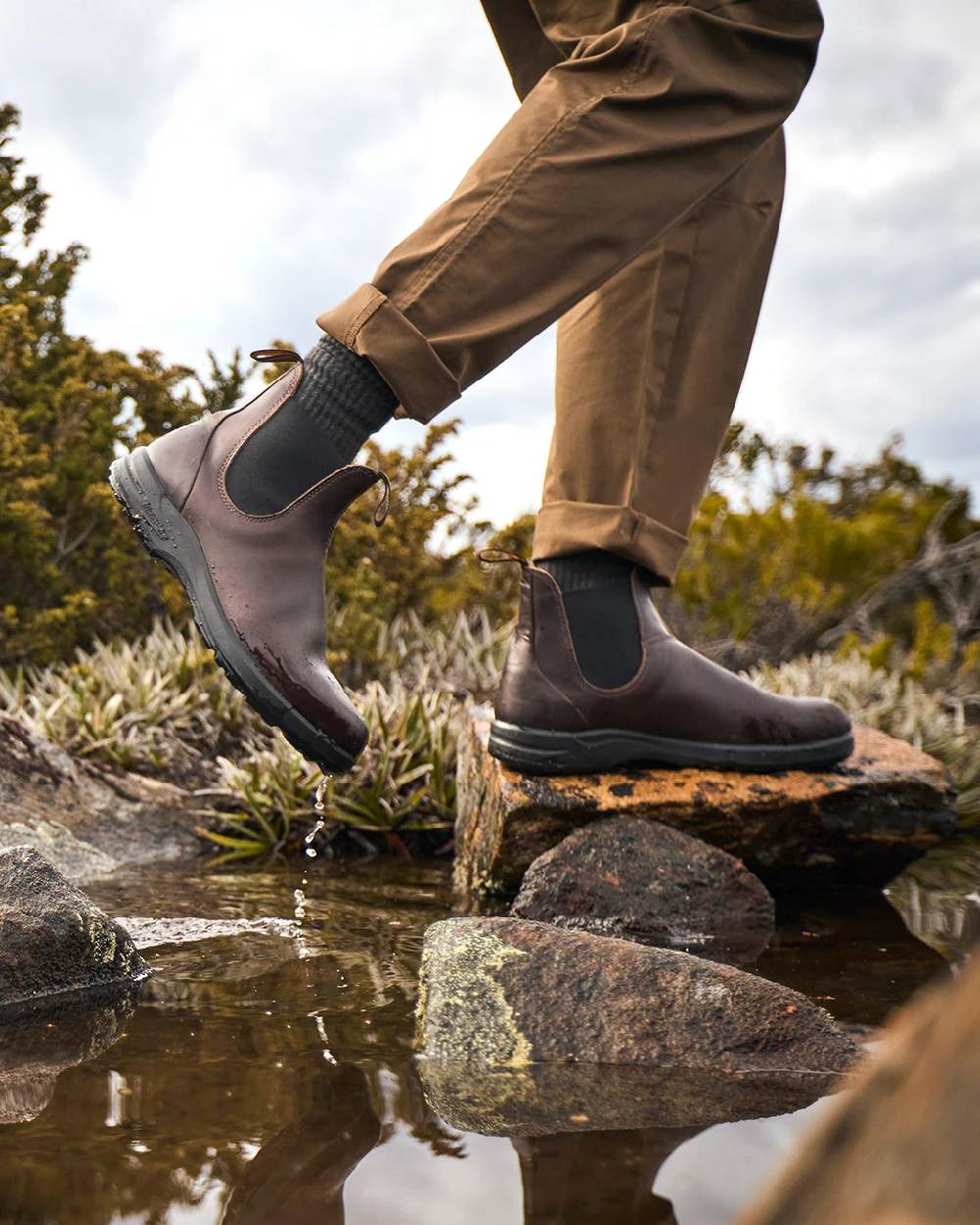 Cocoa Brown Coloured Blundstone 2057 Cocoa Brown Chelsea Boots on  outdoor background 