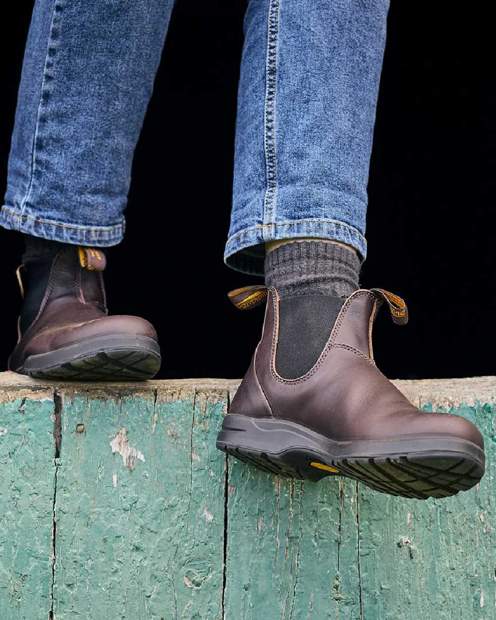Cocoa Brown Coloured Blundstone 2057 Cocoa Brown Chelsea Boots on  outdoor background 