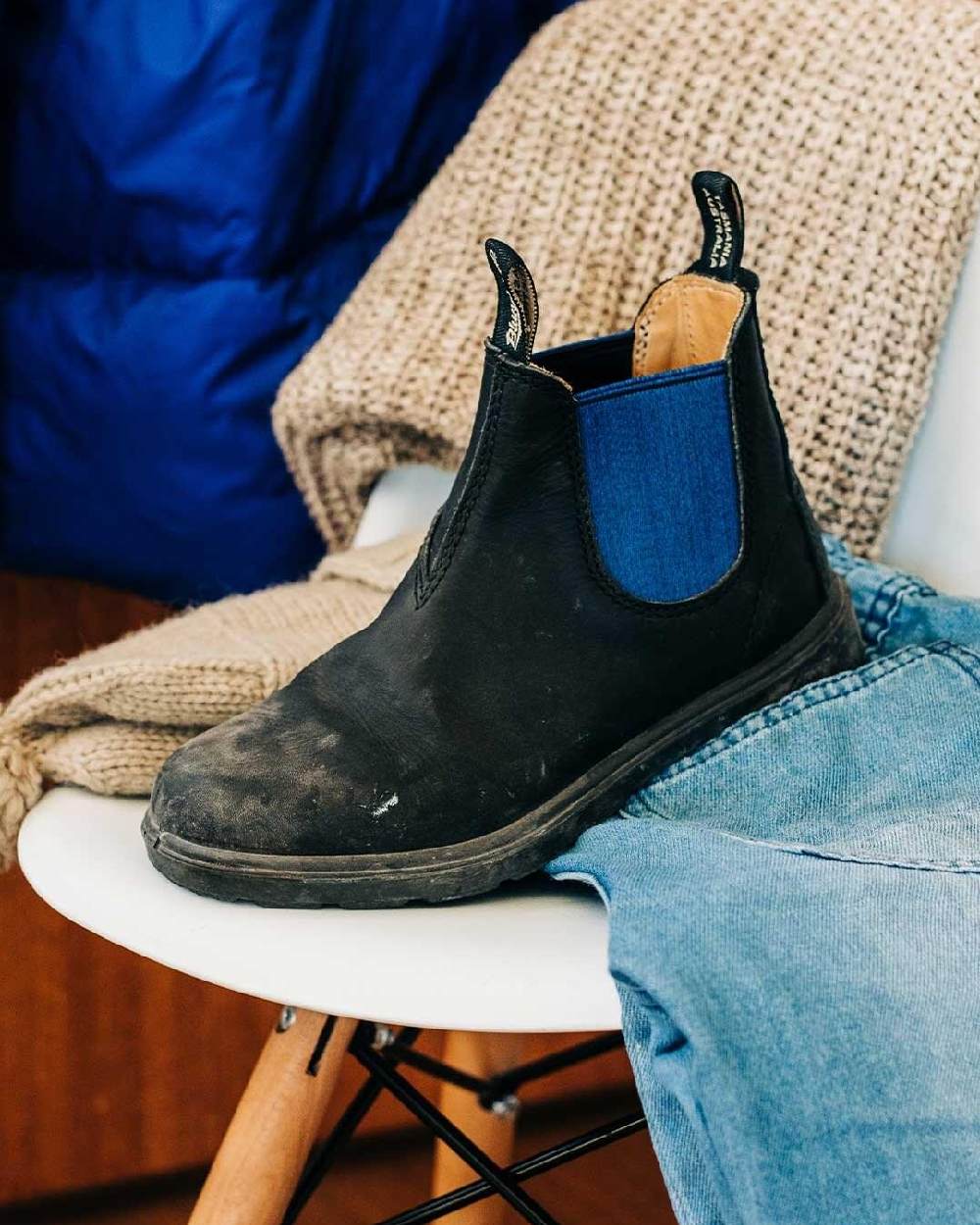Black Blue Coloured Blundstone Childrens 580 Black Blue Chelsea Boots on indoor background 
