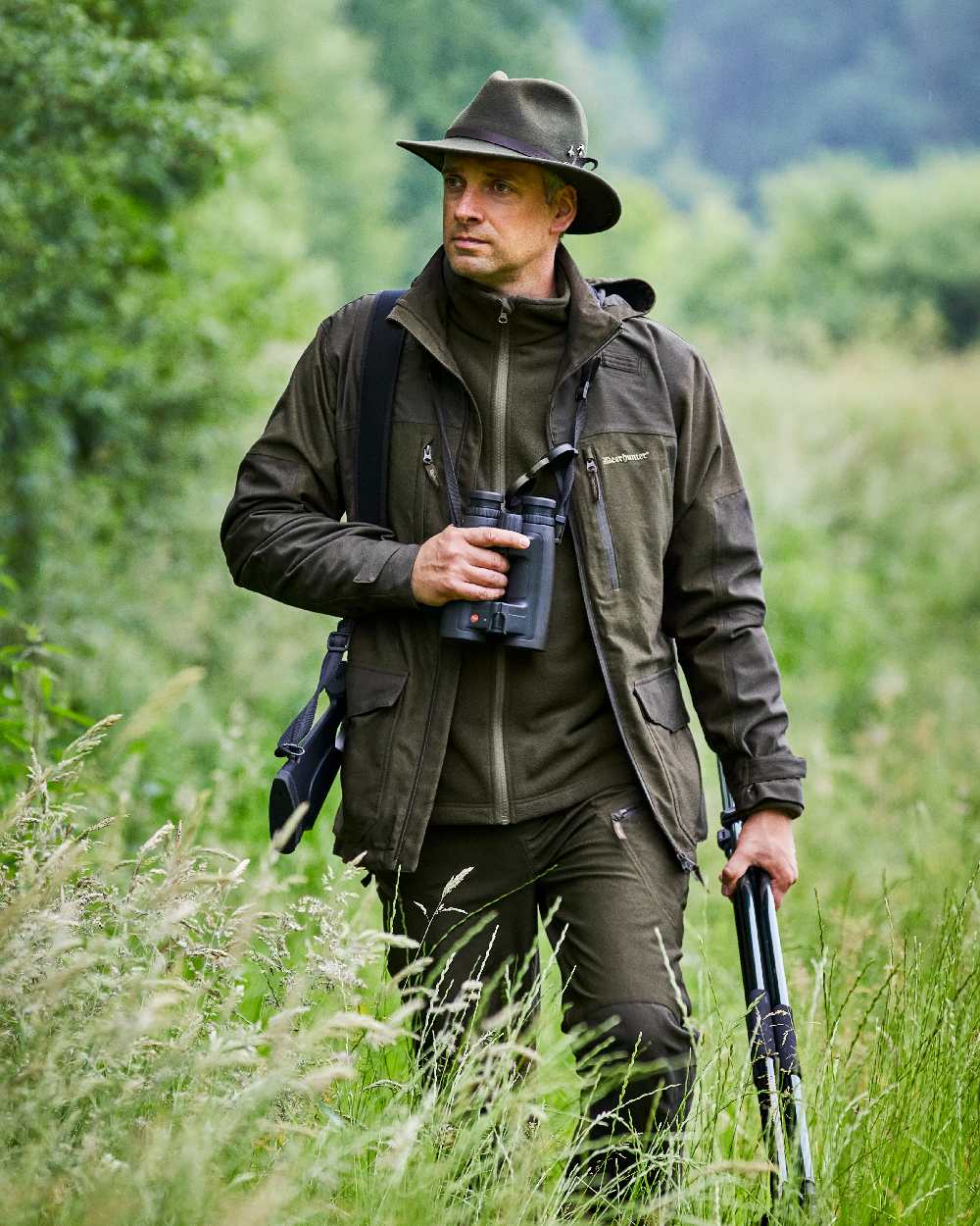 Beluga coloured Deerhunter Chasse Fleece Jacket on grassy background 