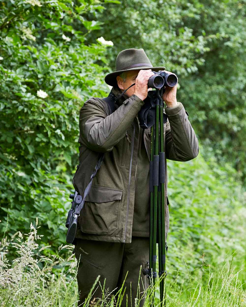 Beluga coloured Deerhunter Chasse Fleece Jacket on grassy background 