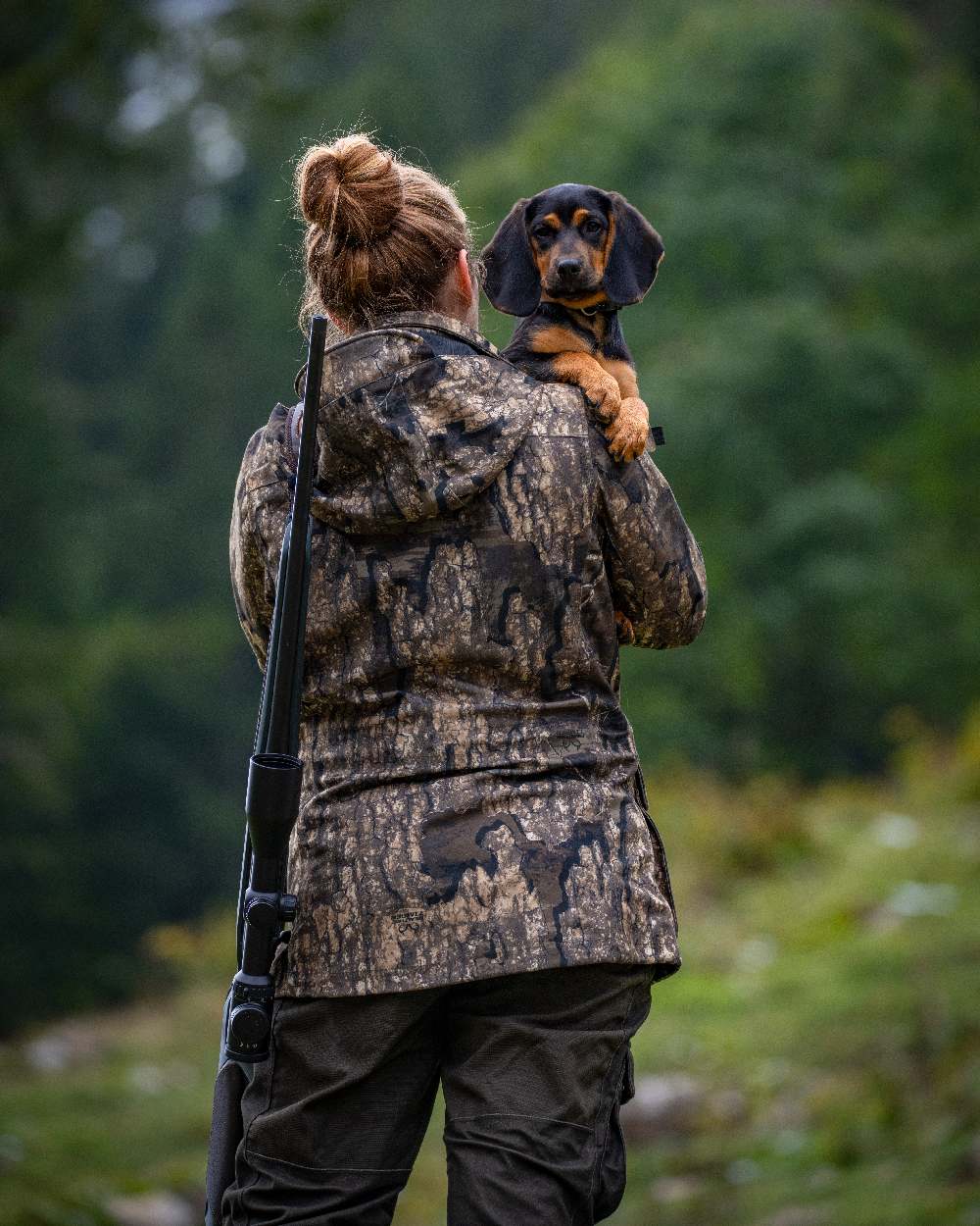 Realtree Timber Coloured Deerhunter Lady Gabby Jacket on blurry background 