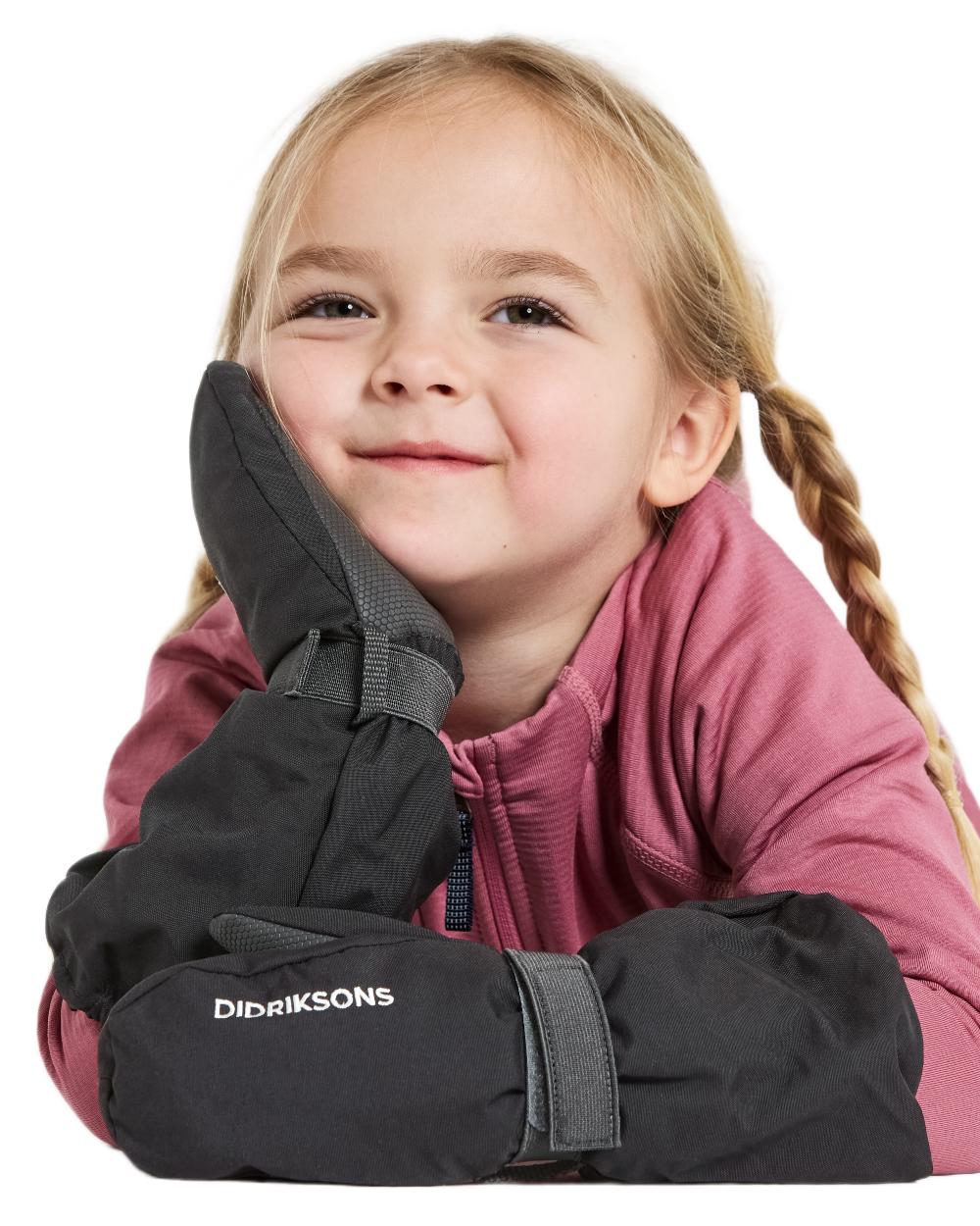 Black Coloured Didriksons Biggies Mitten 8 on White Background 