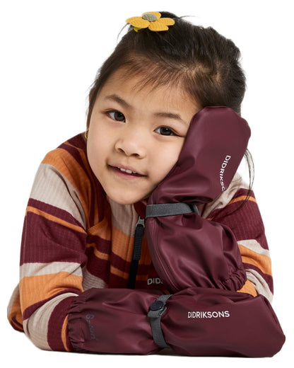 Anemon Red coloured Didriksons Childrens Gloves on white background 