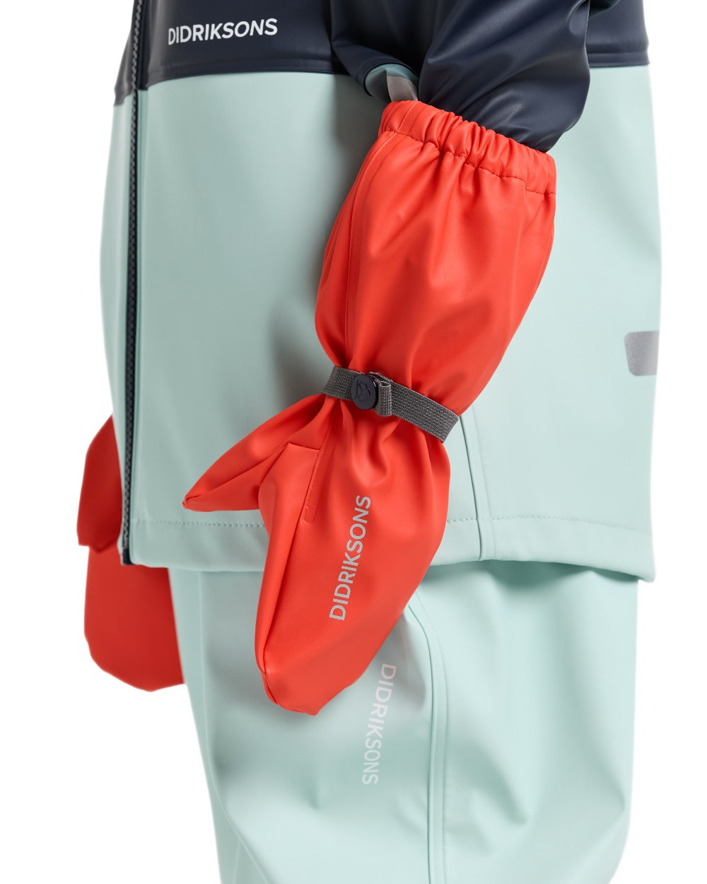 Paprika coloured Didriksons Childrens Galon Gloves on white background 