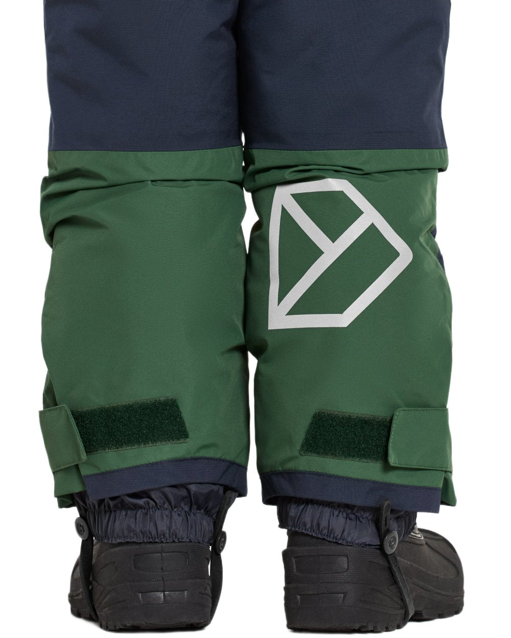 Pine Green Coloured Didriksons Kids Skare Set on white background 