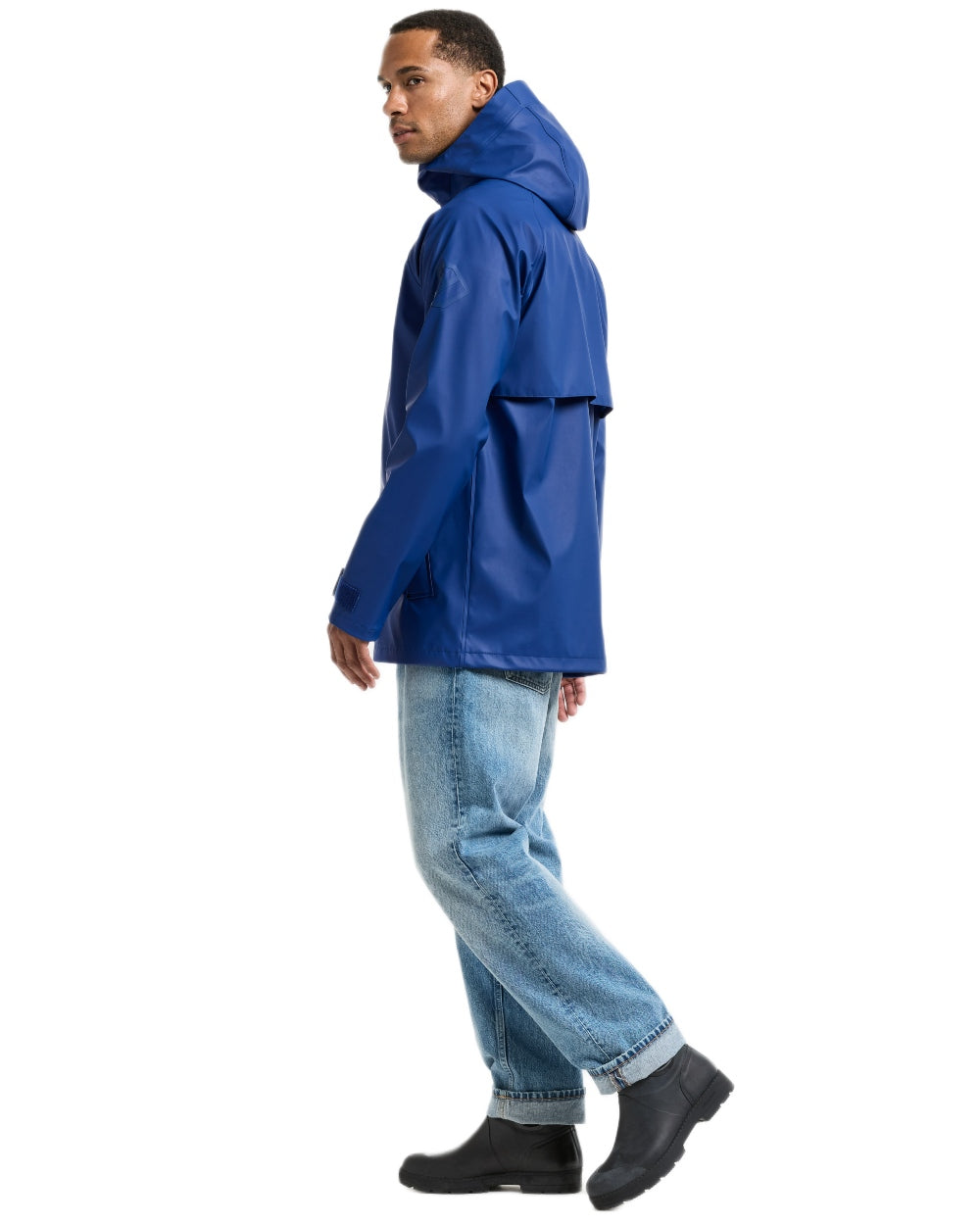 Ultramarine coloured Didriksons Mens Darwin Jacket on white background 