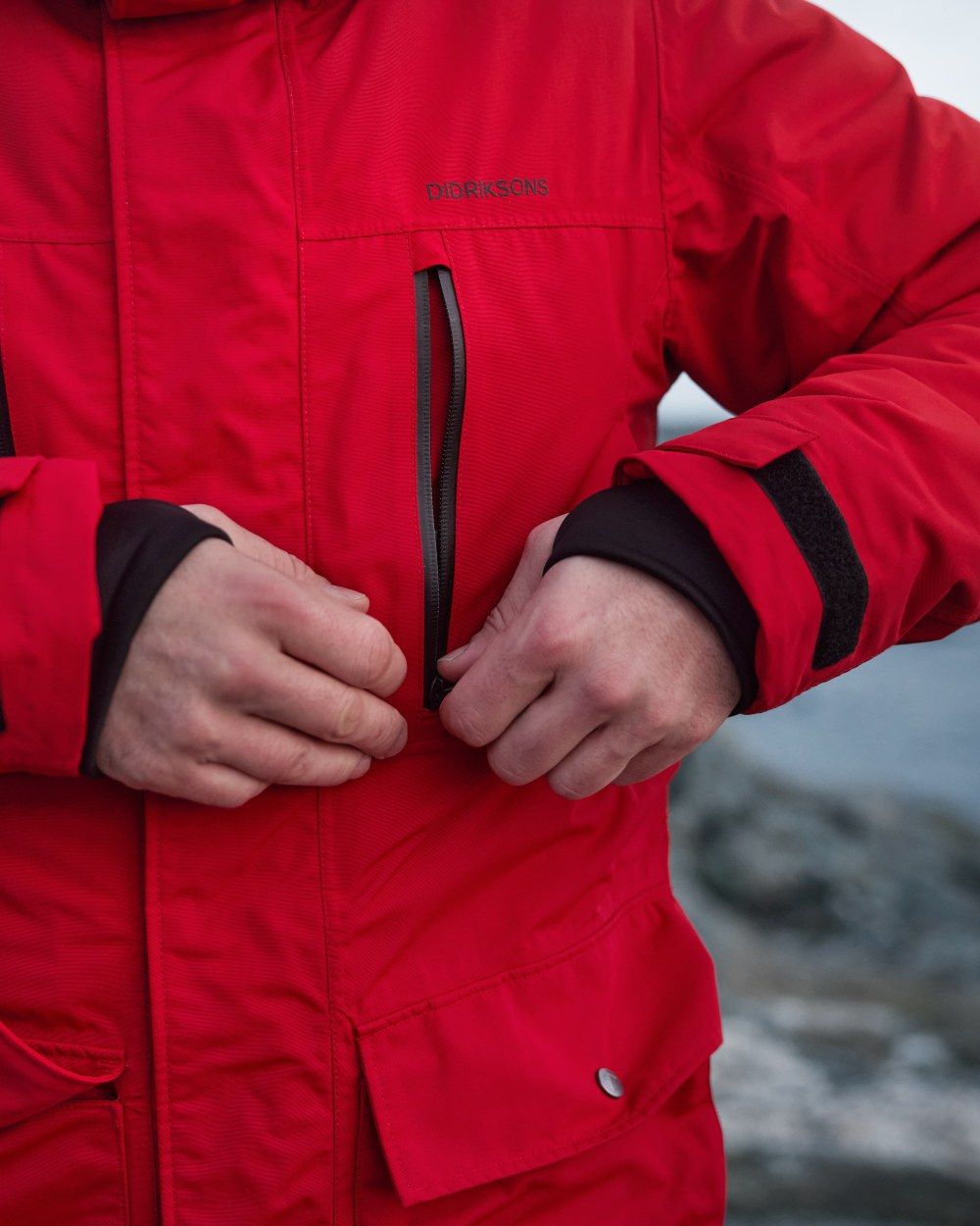 Didriksons Marco Parka 3 in Pomme Red 