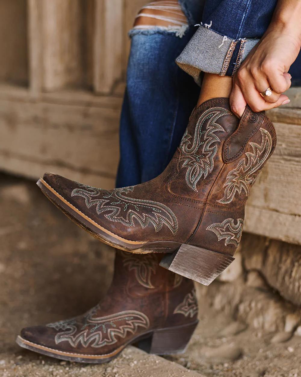 Driftwood coloured Durango Womens Shyloh Pony Boots on outdoor background 