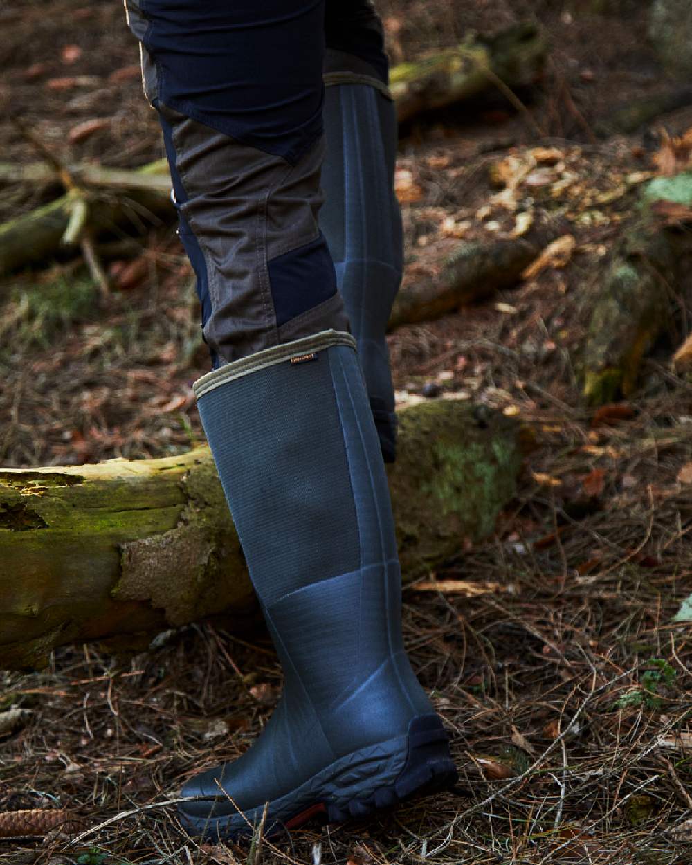 Dark Green Coloured Gateway1 Woodbeater 18" 7mm Wellingtons on outdoor background 