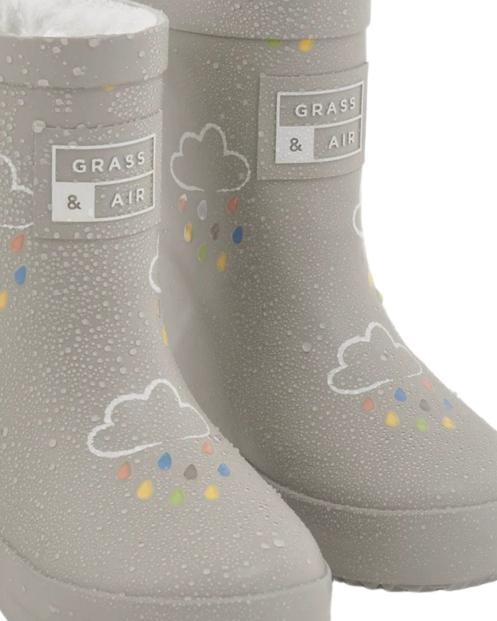 Geothermal Grey coloured Grass &amp; Air Childrens Colour-Changing Wellies on white background 