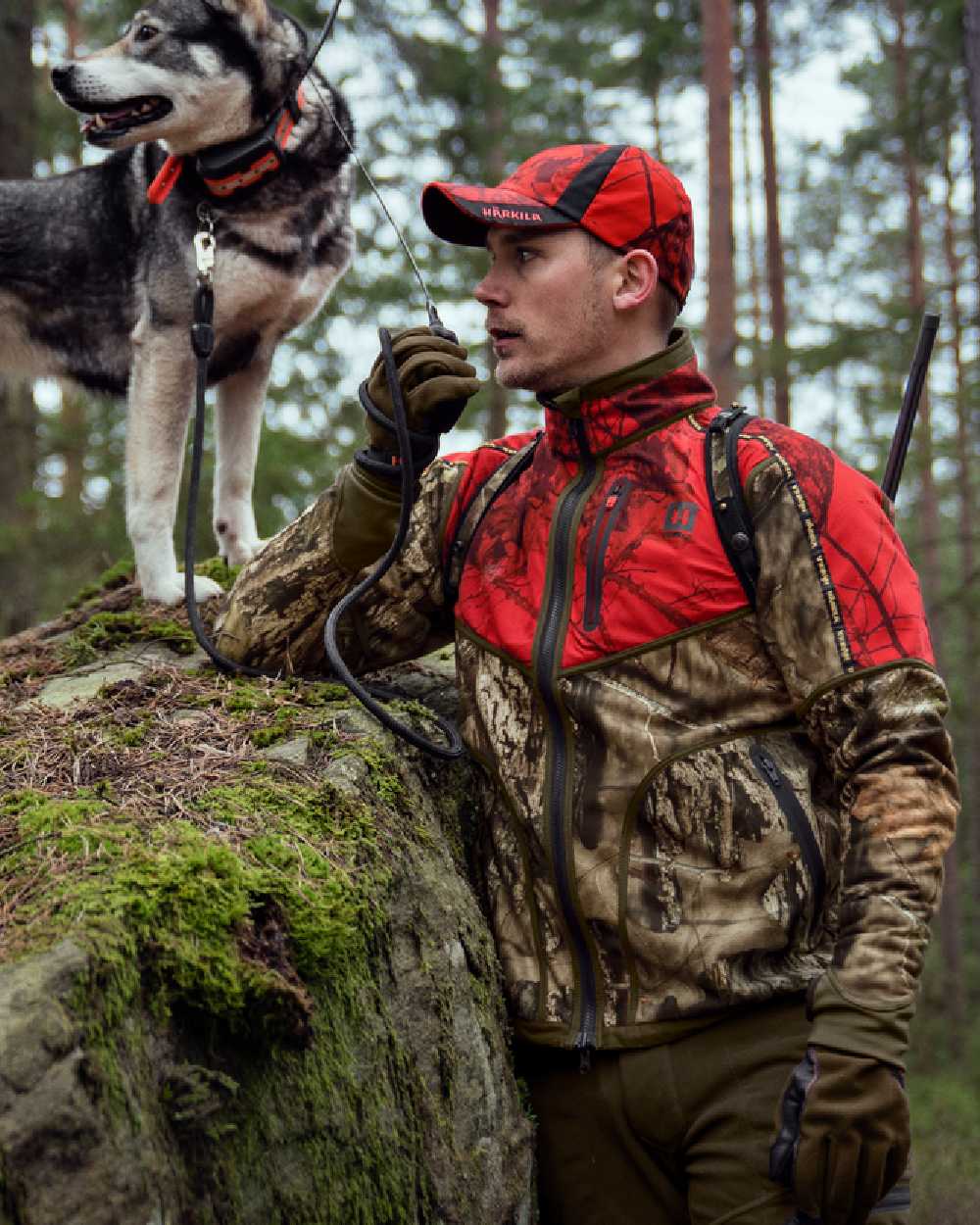 Hunting Green Mossy Oak Break-up Country Coloured Harkila Kamko Camo Reversible WSP Jacket on forest background 