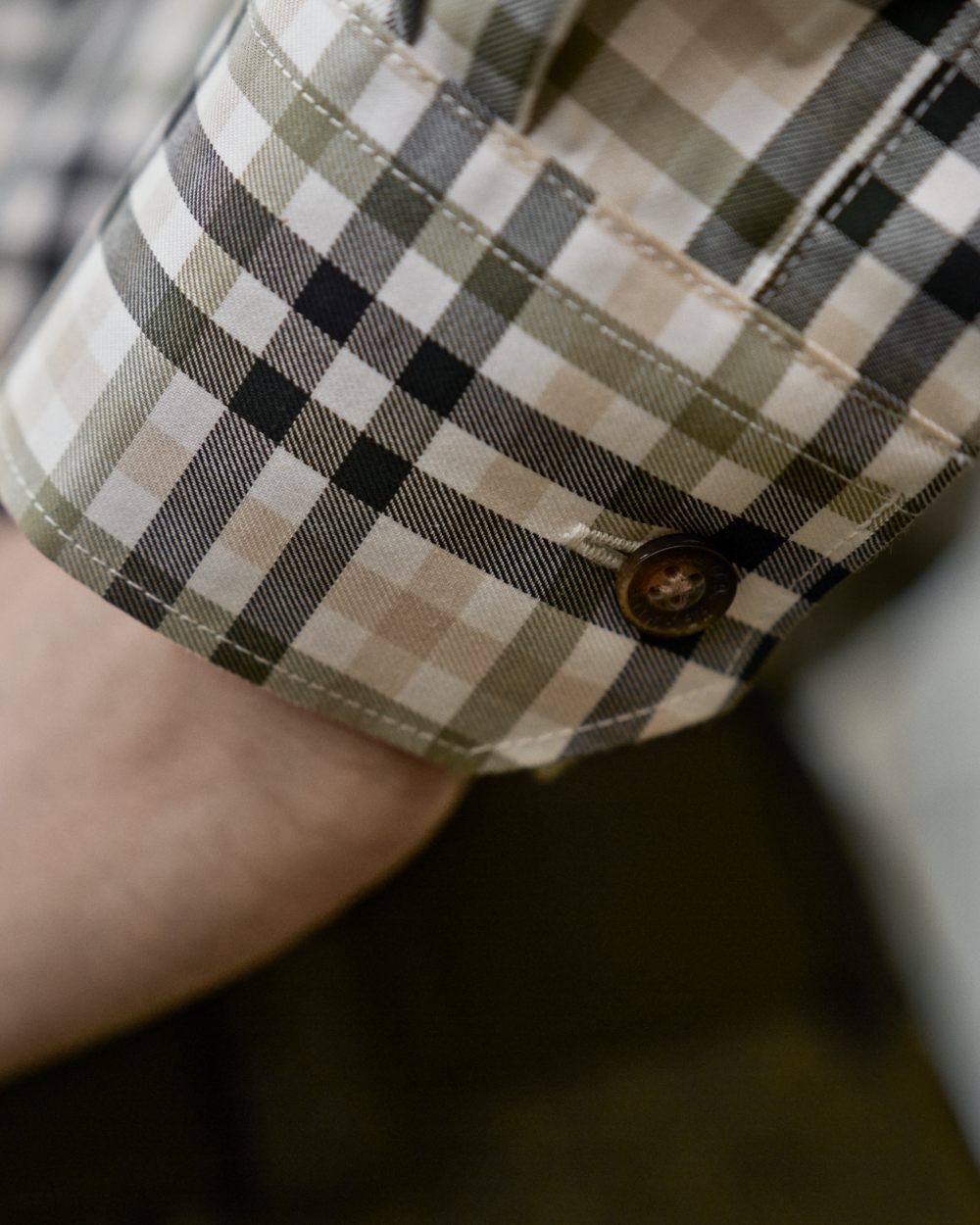 Rosin Deep Well Coloured Harkila Milford Shirt on forest background 