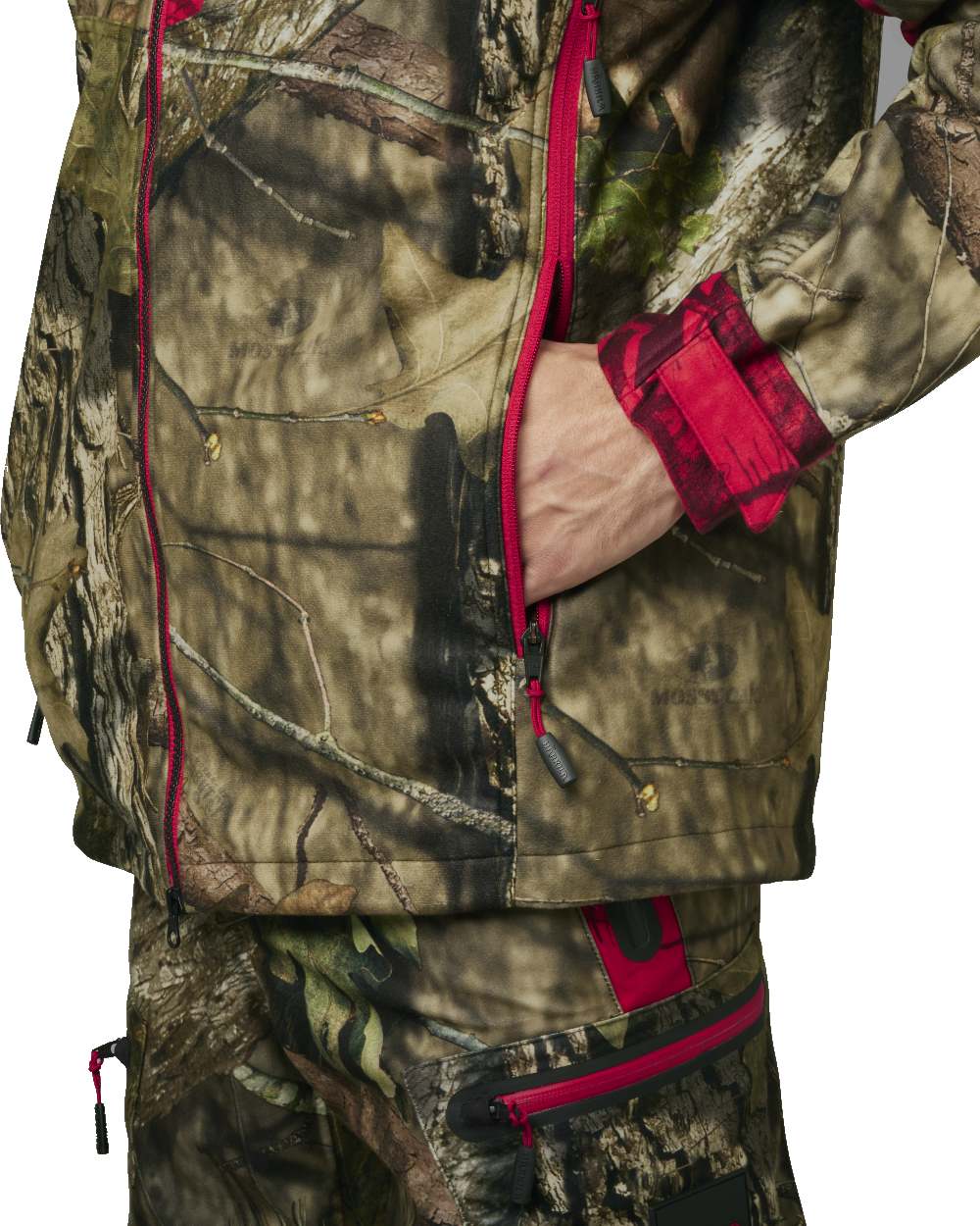 Mossy Oak Break Up Country Mossy Oak Red coloured Harkila Moose Hunter 2.0 WSP Jacket on white background 