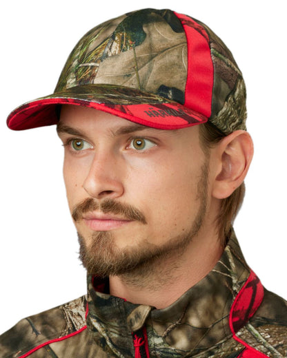Mossy Oak Break-Up Country Mossy Oak Red Coloured Harkila Moose Hunter 2.0 GTX Cap on white background 