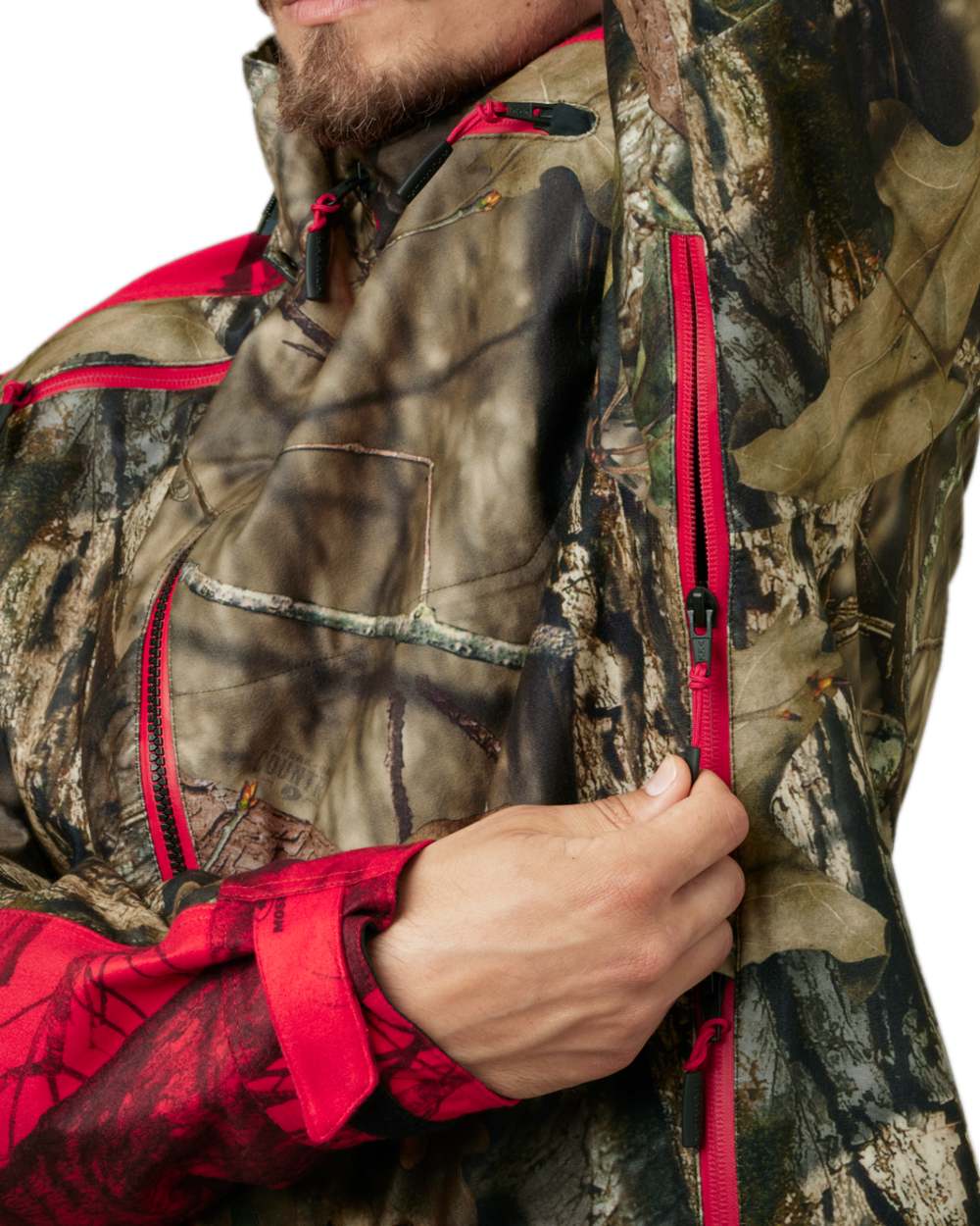 Mossy Oak Break-Up Country Mossy Oak Red Coloured Harkila Moose Hunter 2.0 GTX Jacket on white background 