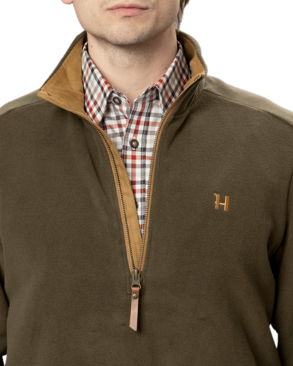 Willow Green Coloured Harkila Sandhem 200 Fleece Pullover on white background 