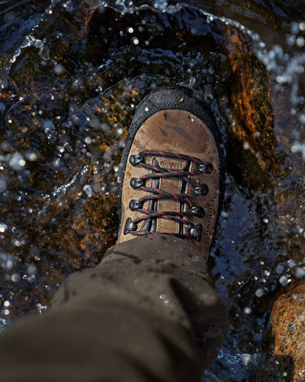 Mid Brown coloured Harkila Saxnäs GTX Boots on river background 