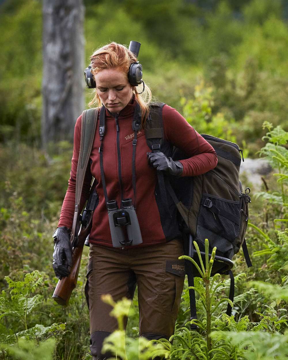 Shadow Brown Coloured Harkila Womens Classic Shooting Gloves on forest background 