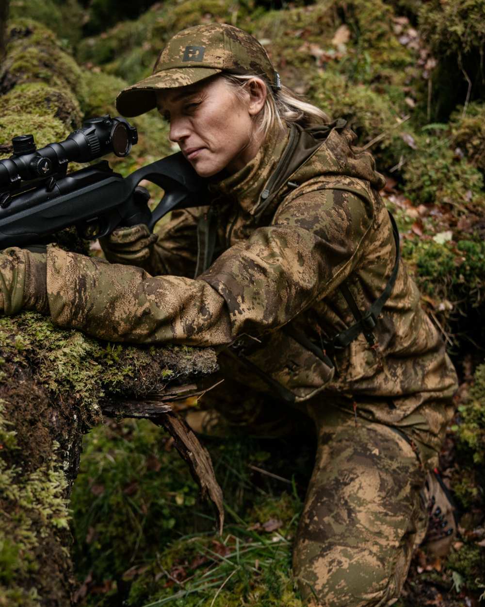 Axis MSP Forest coloured Harkila Womens Deer Stalker Camo HWS Jacket on forest background 