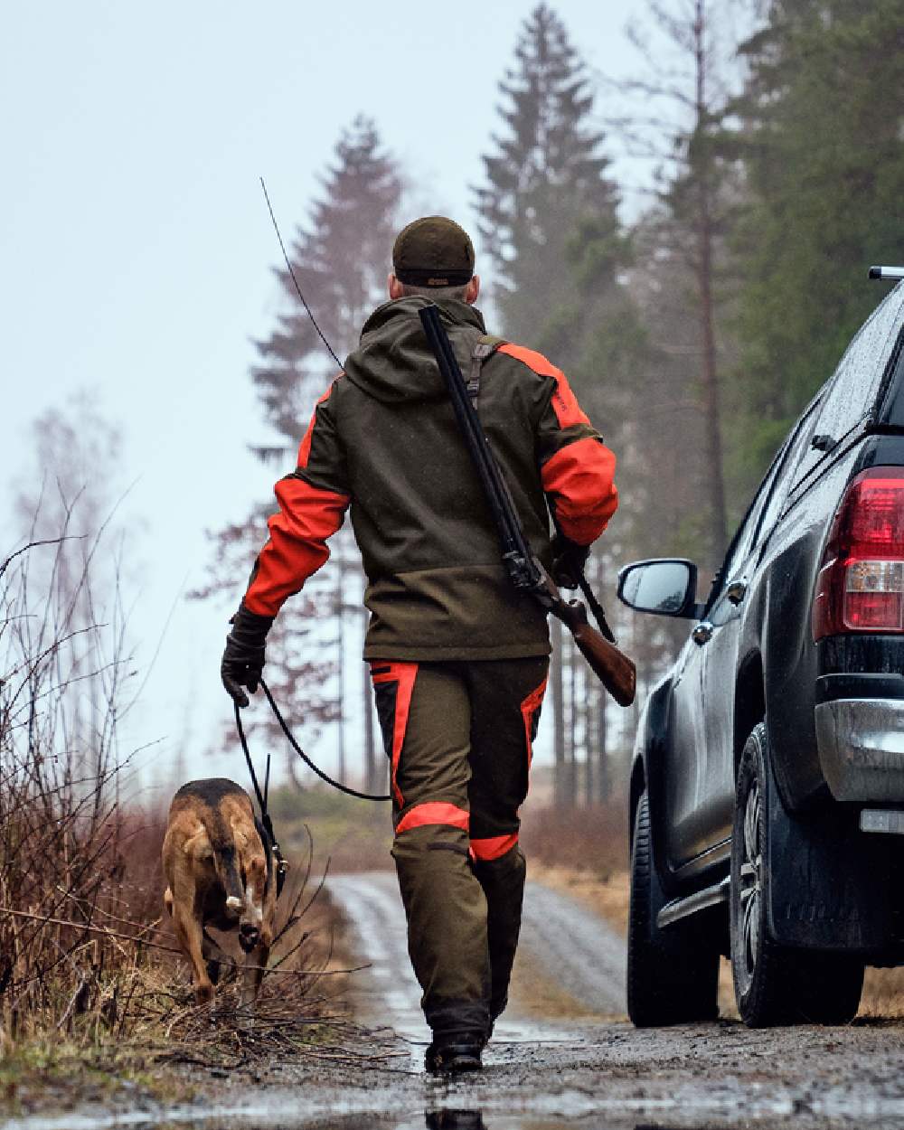 Willow Green/Orange coloured Harkila Pro Hunter Dog Keeper GTX Jacket worn out shooting with dog