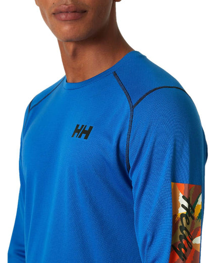 Cobalt 2 Apres Print Coloured Helly Hansen Mens Lifa Active Crew Base Layer on white background 