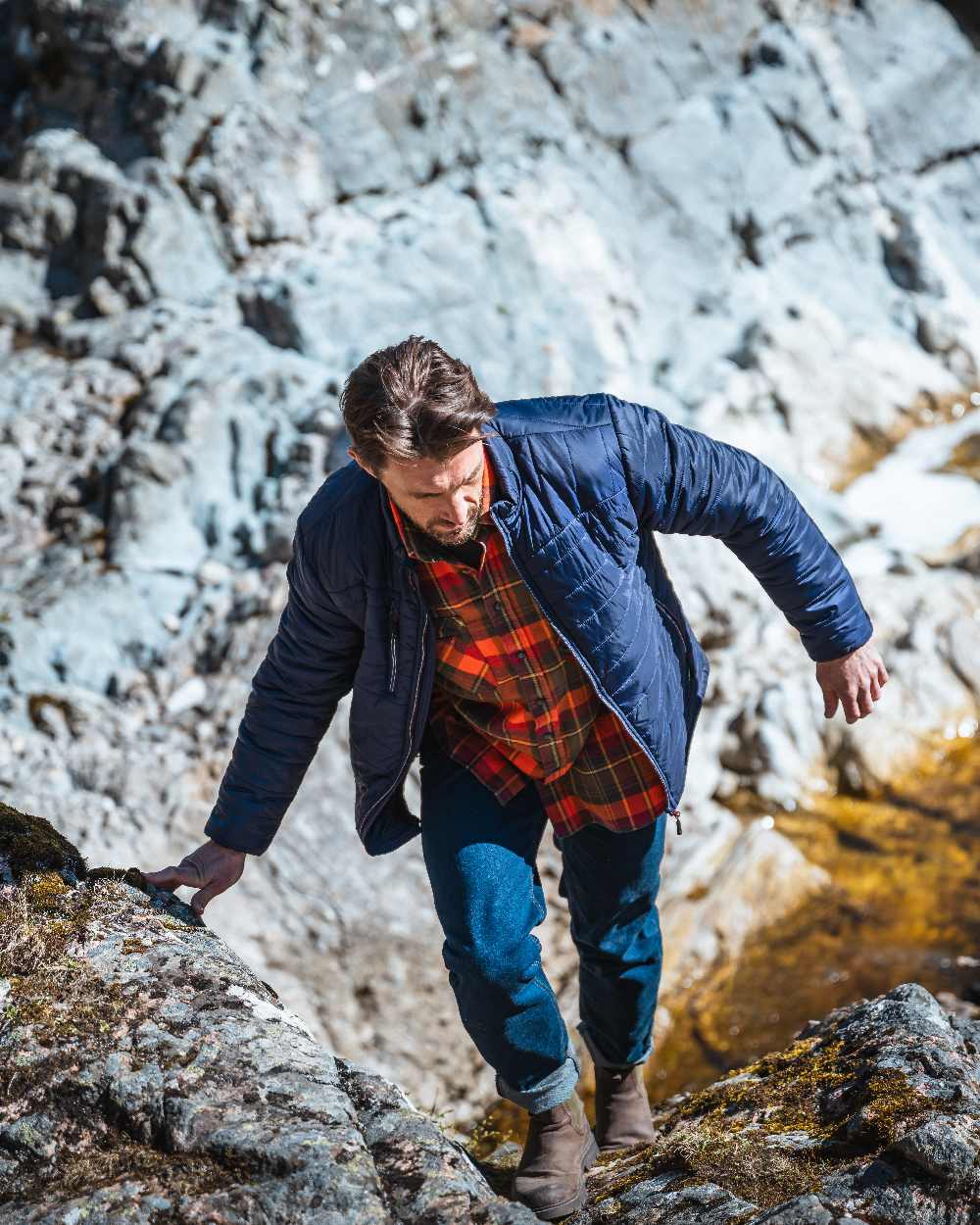 Navy Merlot Coloured Hoggs of Fife Kingston Lightweight Quilted Jacket on mountain background 