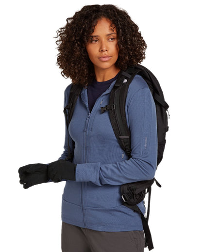 Black Coloured Icebreaker 200 Oasis Glove Liners on white background 