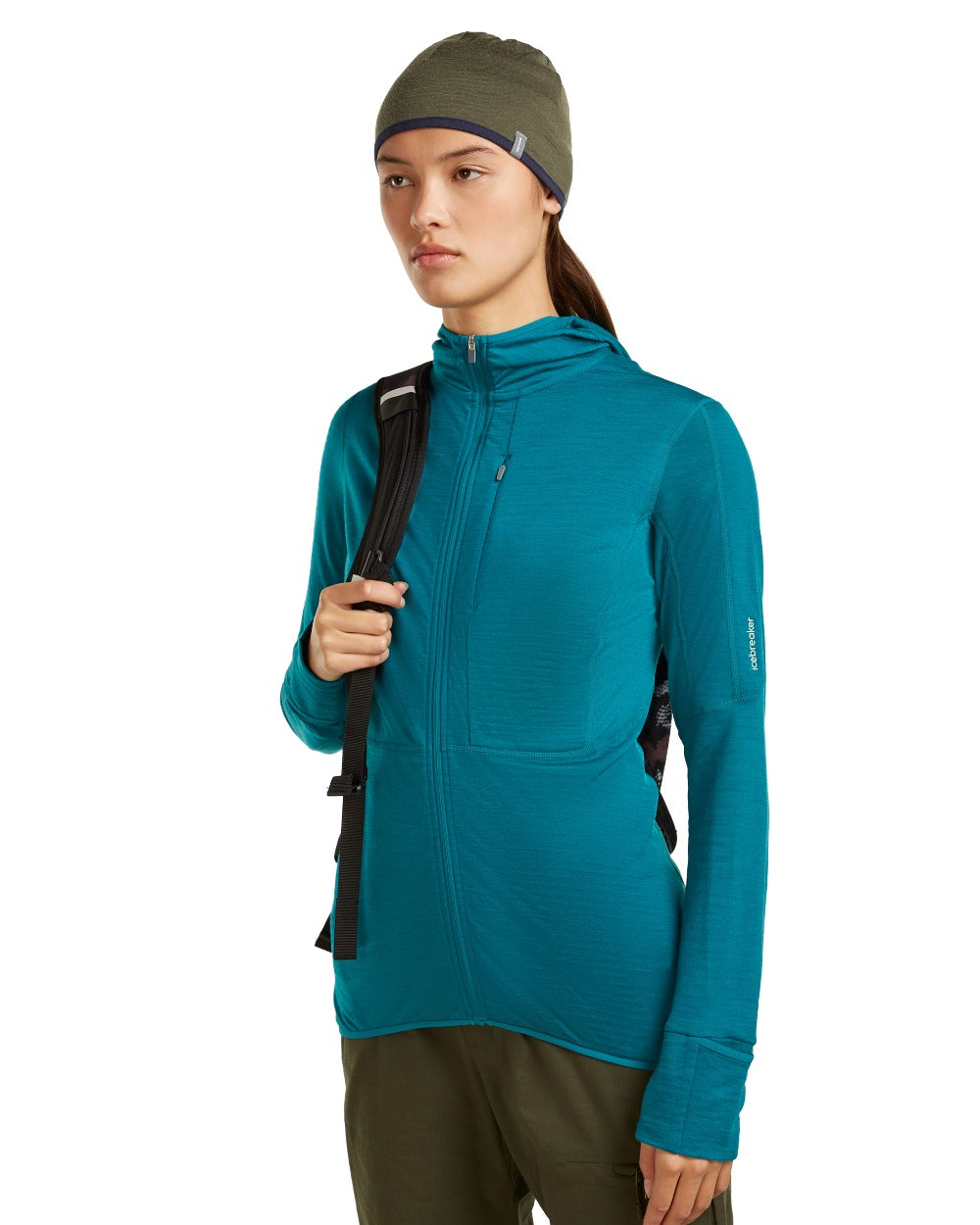 Dark loden midnight navy coloured Icebreaker 200 Oasis Reversible Beanie on white background 