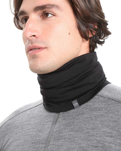 Black Coloured Icebreaker Unisex Merino 200 Flexi Chute on white background 