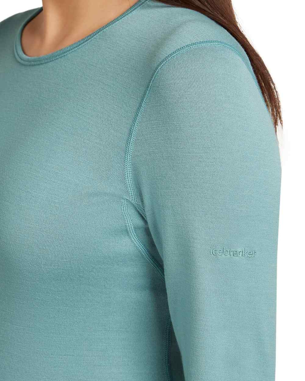 Hydro Coloured Icebreaker Womens 260 Tech Crew Thermal Top on white background 