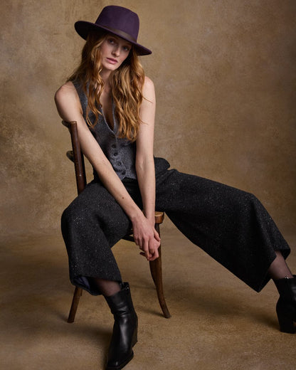 Plum Coloured Jack Murphy Boston Crushable Felt Hat on indoor background 