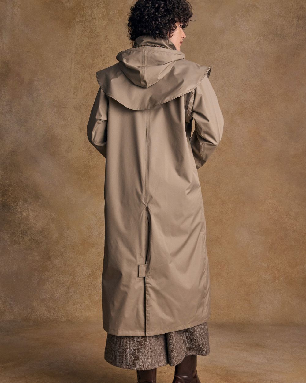 Chinchilla Coloured Jack Murphy Malvern Ladies Waterproof Bush Coat on indoor background 
