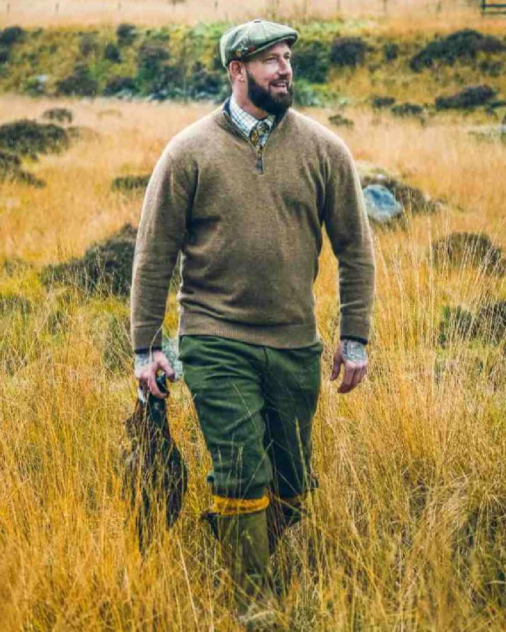 Barley coloured Jack Pyke Ashcombe Lambswool Zip Knit Pullover on grassy background 