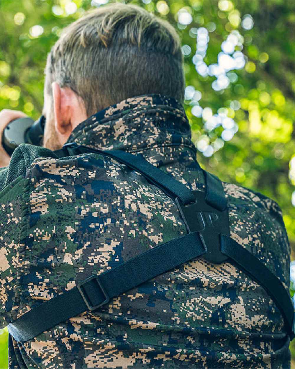 Jack Pyke Binoculars Harness on forest background