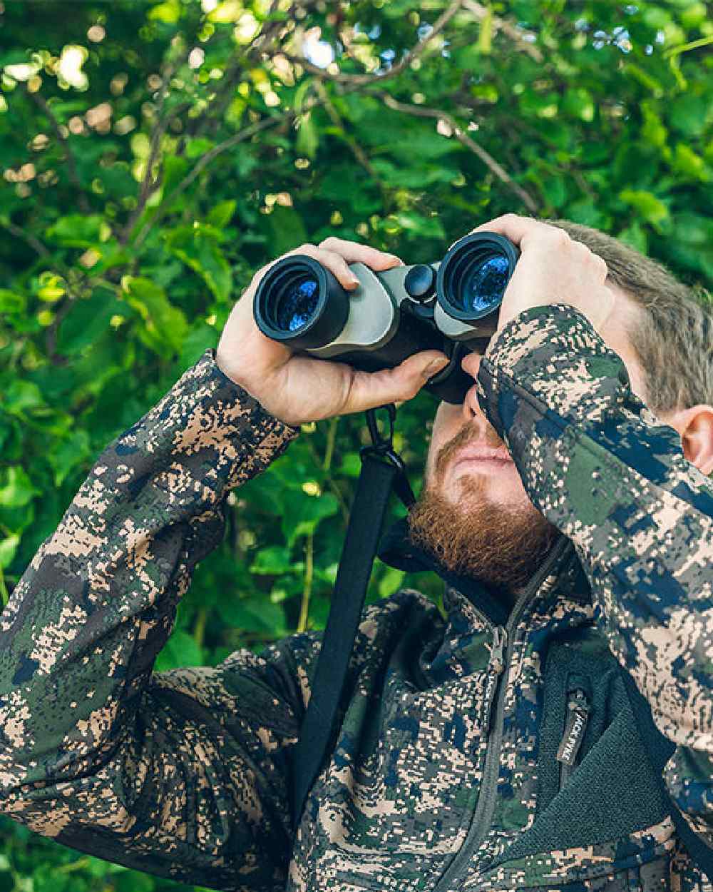 Jack Pyke Binoculars Harness on forest background