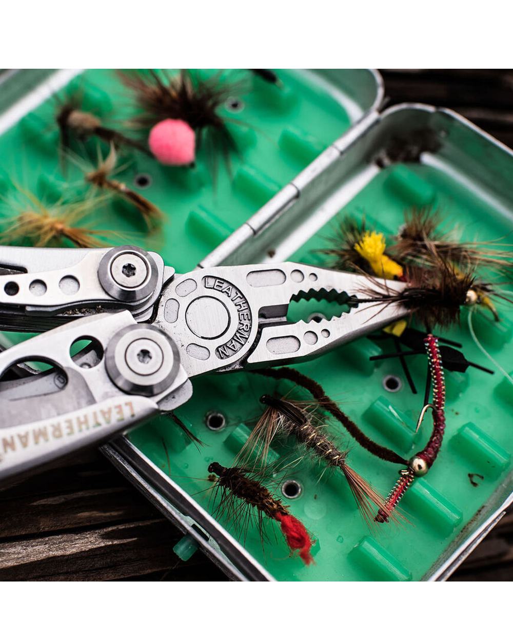 Leatherman Skeletool Pocket Multi-Tool in Stainless Steel 