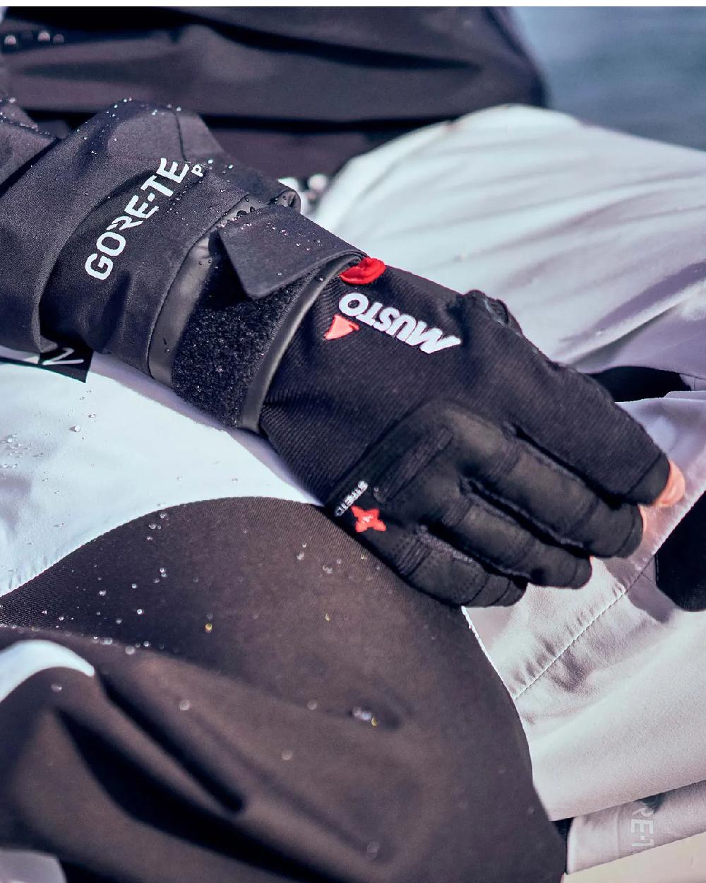 Musto Performance Short Finger Gloves in Black 